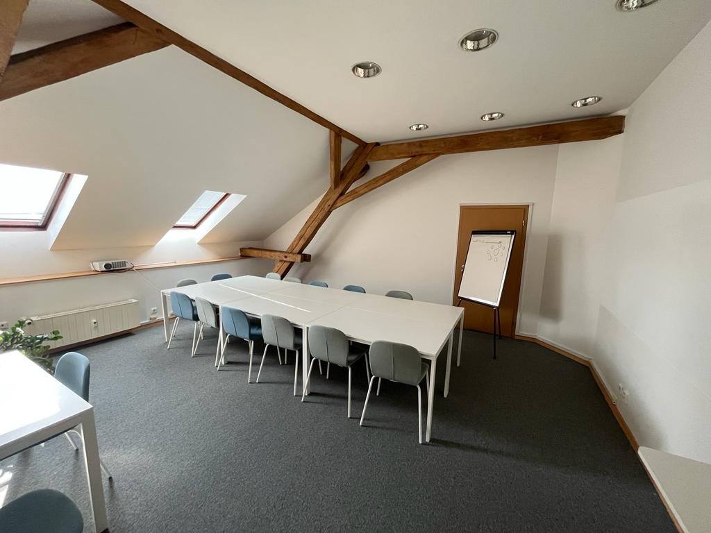 třída - zasedačka třída - zasedačka